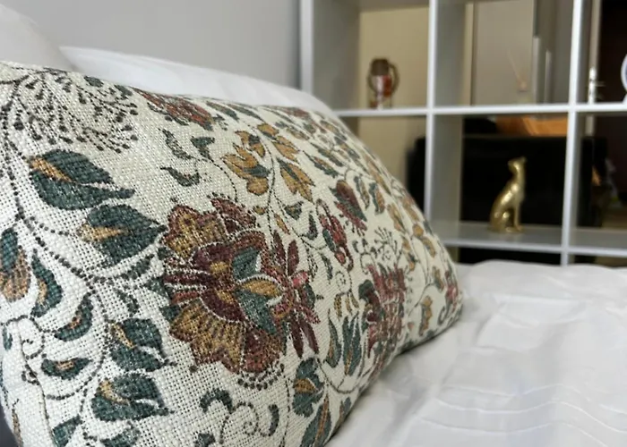 Rea Silena - Modern And Stylish ソフィア