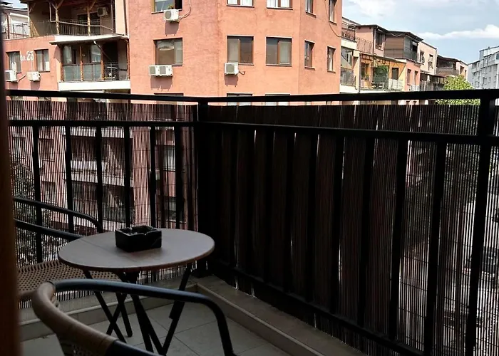 Rea Silena - Modern And Stylish * ソフィア