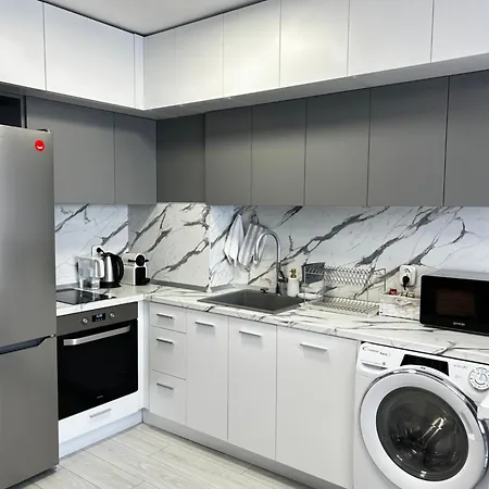 Rea Silena - Modern And Stylish